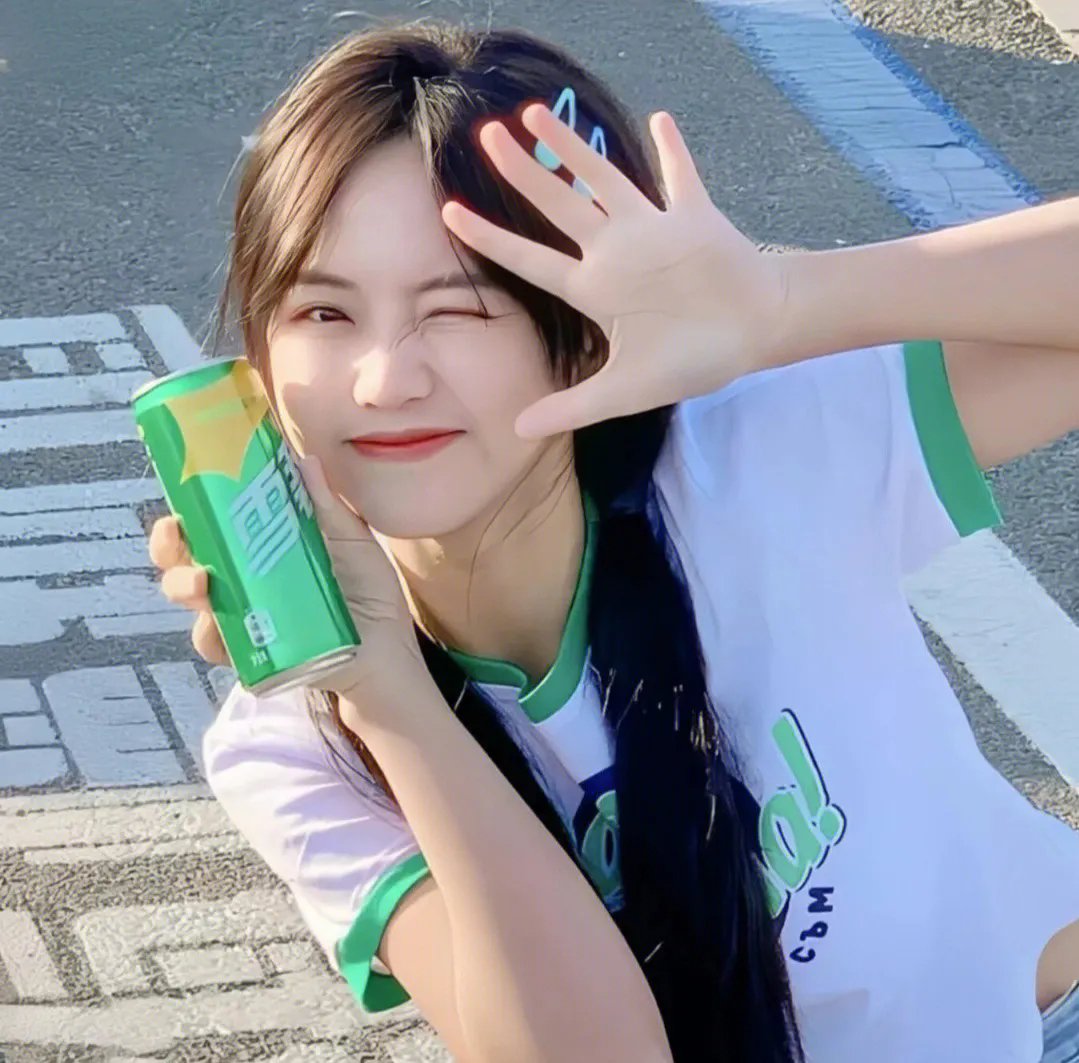 罗衣相逢九重春